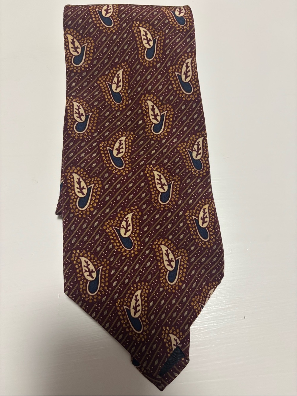 Men's Paisley Pattern Tie - vintage Bill Blass
